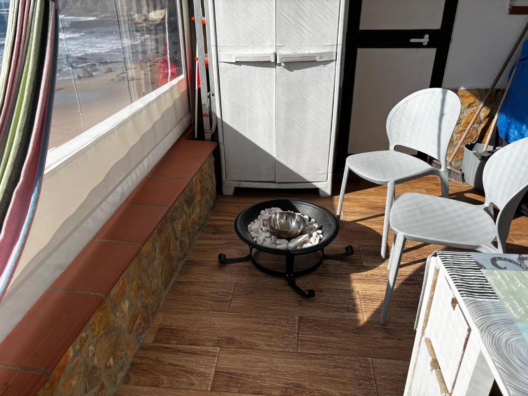 Wake Up To The Sea In Charming House In Vakantiehuis *